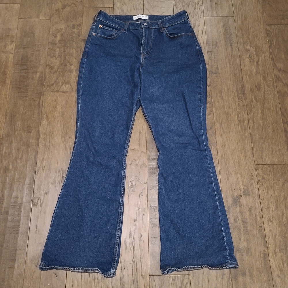 Abercrombie & Fitch Curve Love Dark Blue Flare Jeans Size 28 Short